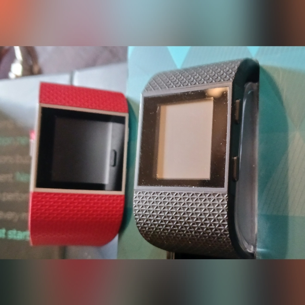 2 FITBIT SURGES USED NO CHARGER